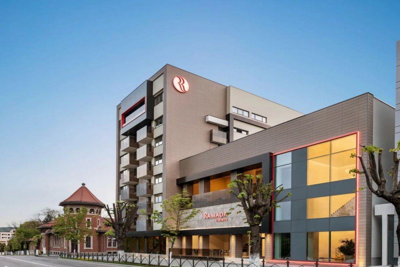 Ramada By Wyndham Ramnicu Valcea Hotel Luaran gambar