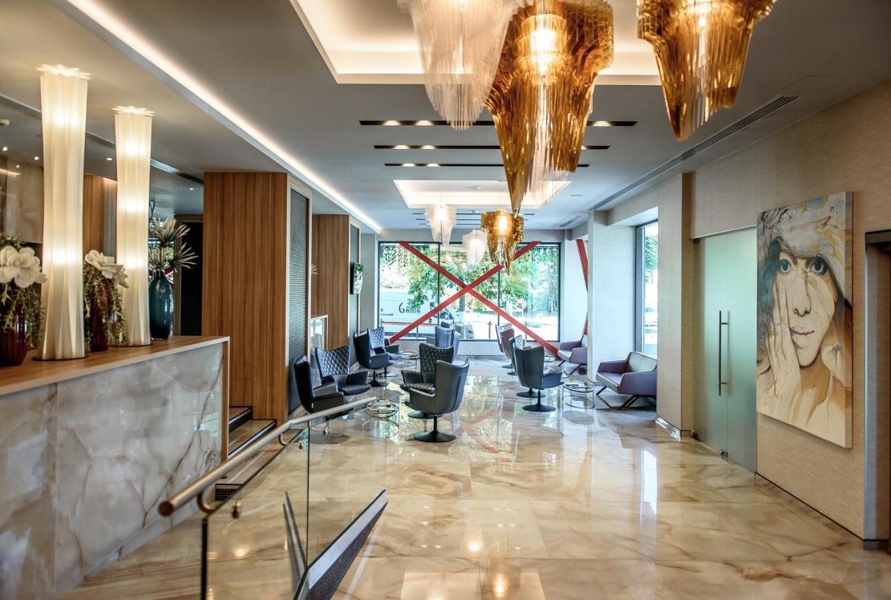 Ramada By Wyndham Ramnicu Valcea Hotel Luaran gambar