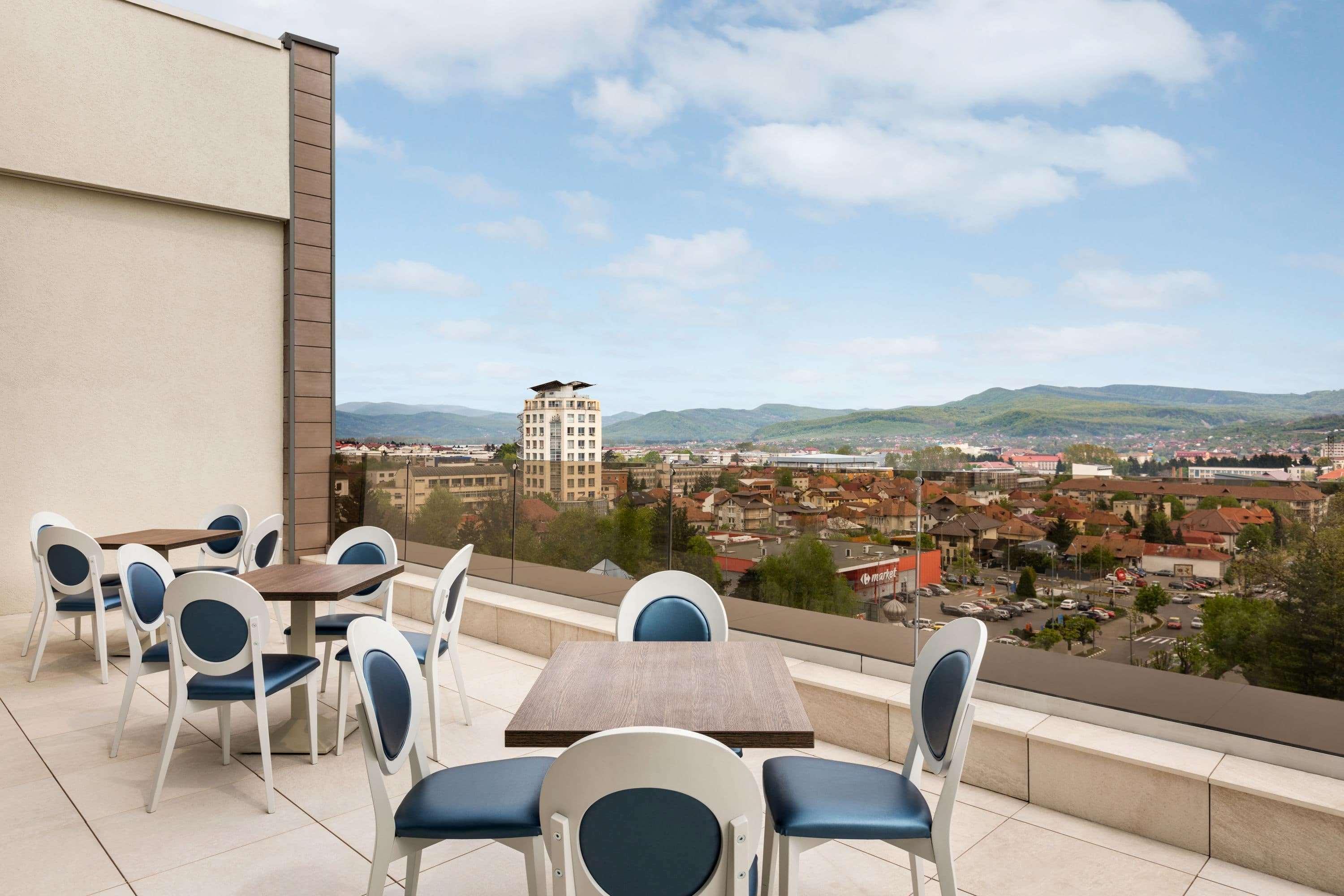 Ramada By Wyndham Ramnicu Valcea Hotel Luaran gambar