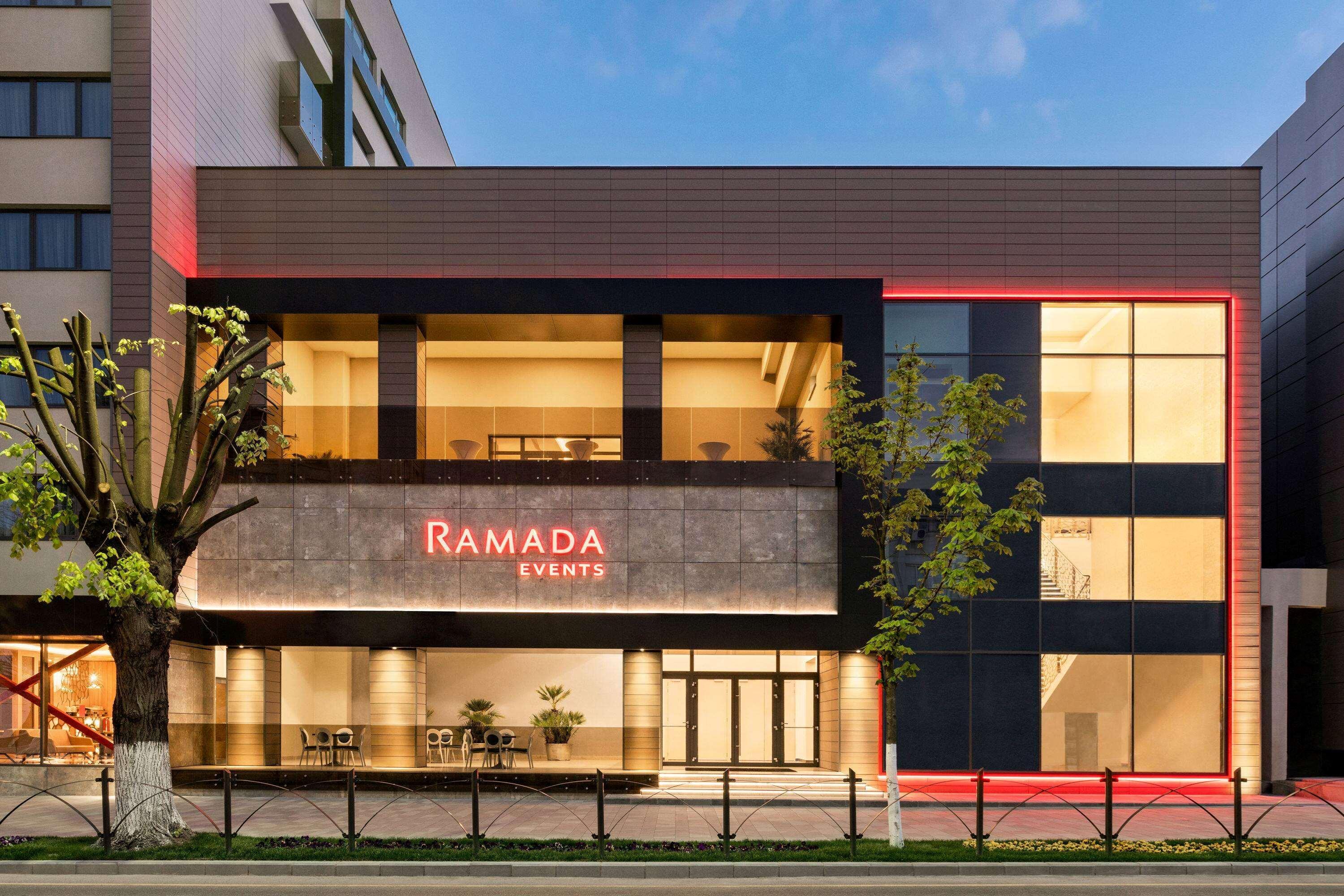 Ramada By Wyndham Ramnicu Valcea Hotel Luaran gambar