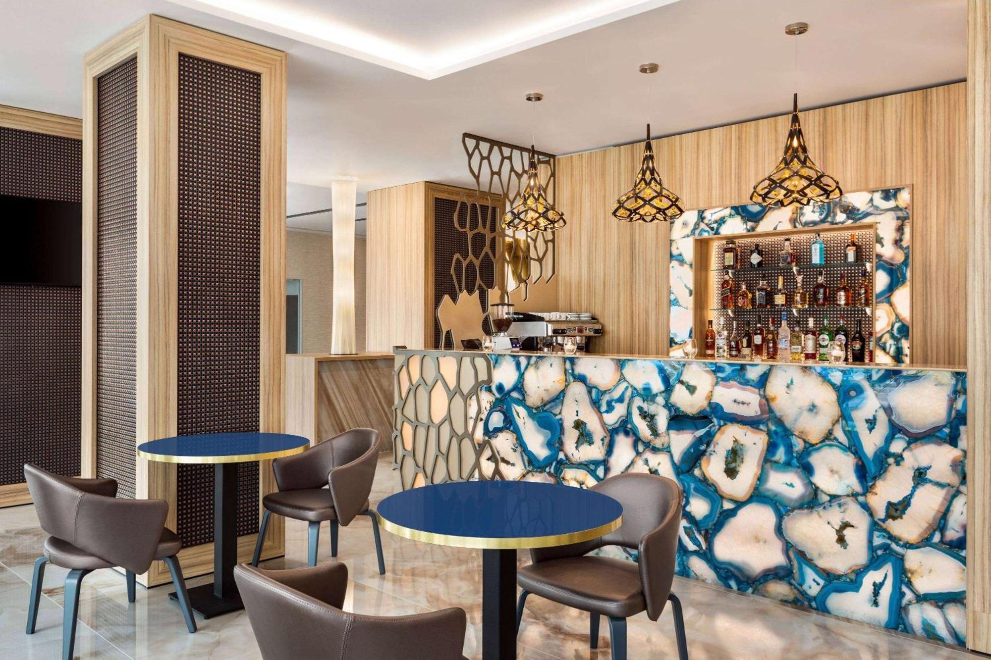 Ramada By Wyndham Ramnicu Valcea Hotel Luaran gambar