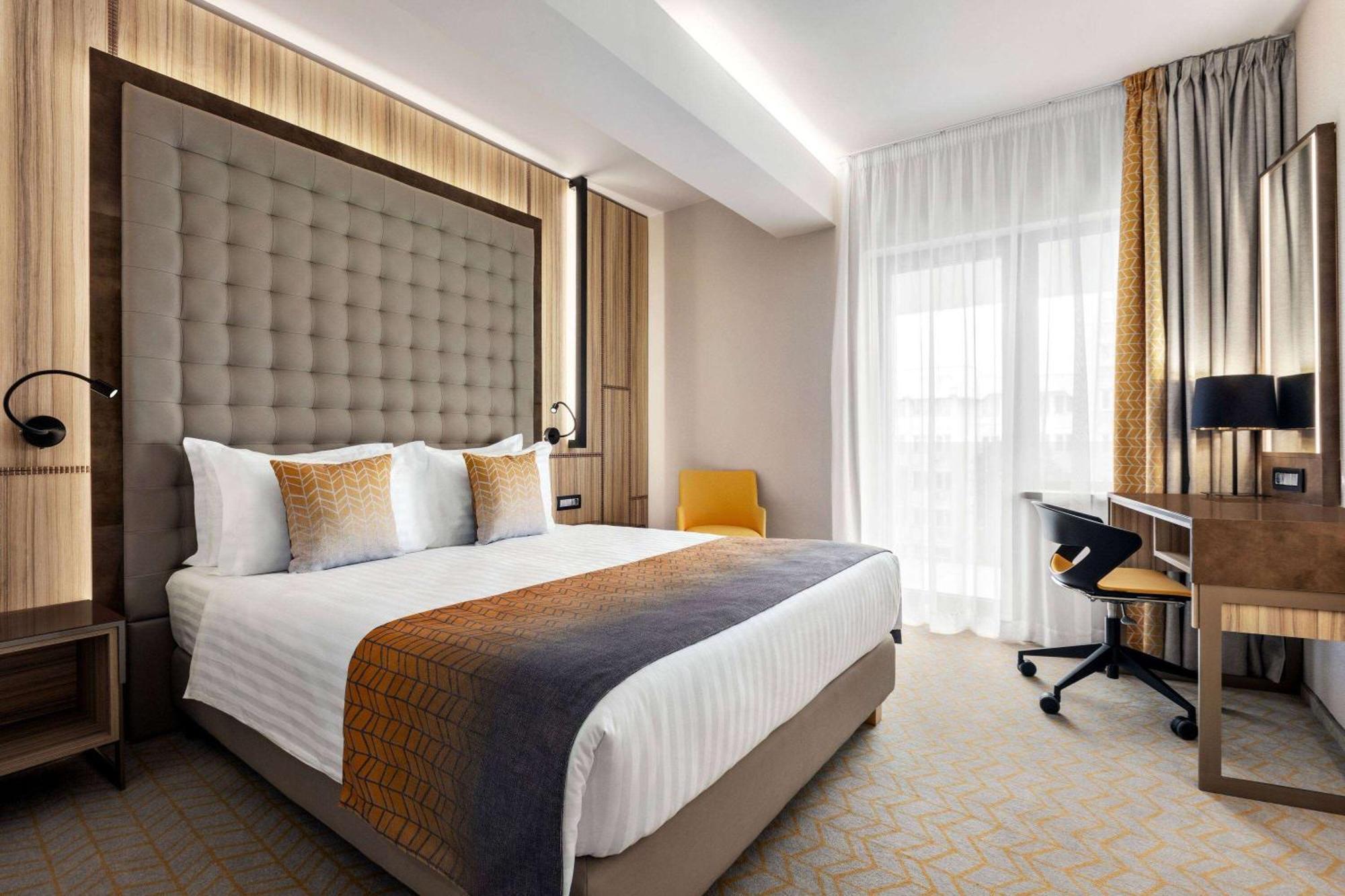 Ramada By Wyndham Ramnicu Valcea Hotel Luaran gambar