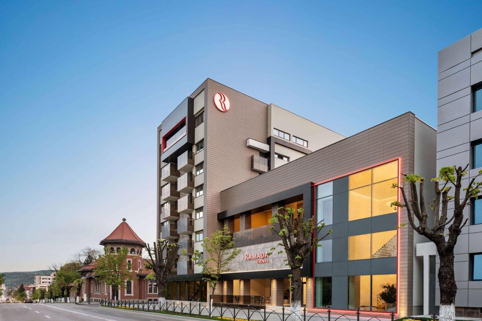Ramada By Wyndham Ramnicu Valcea Hotel Luaran gambar